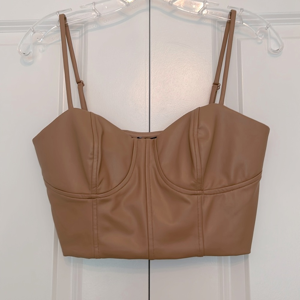 Express Body Contour: Light-Brown Faux Leather Top✨NWT✨